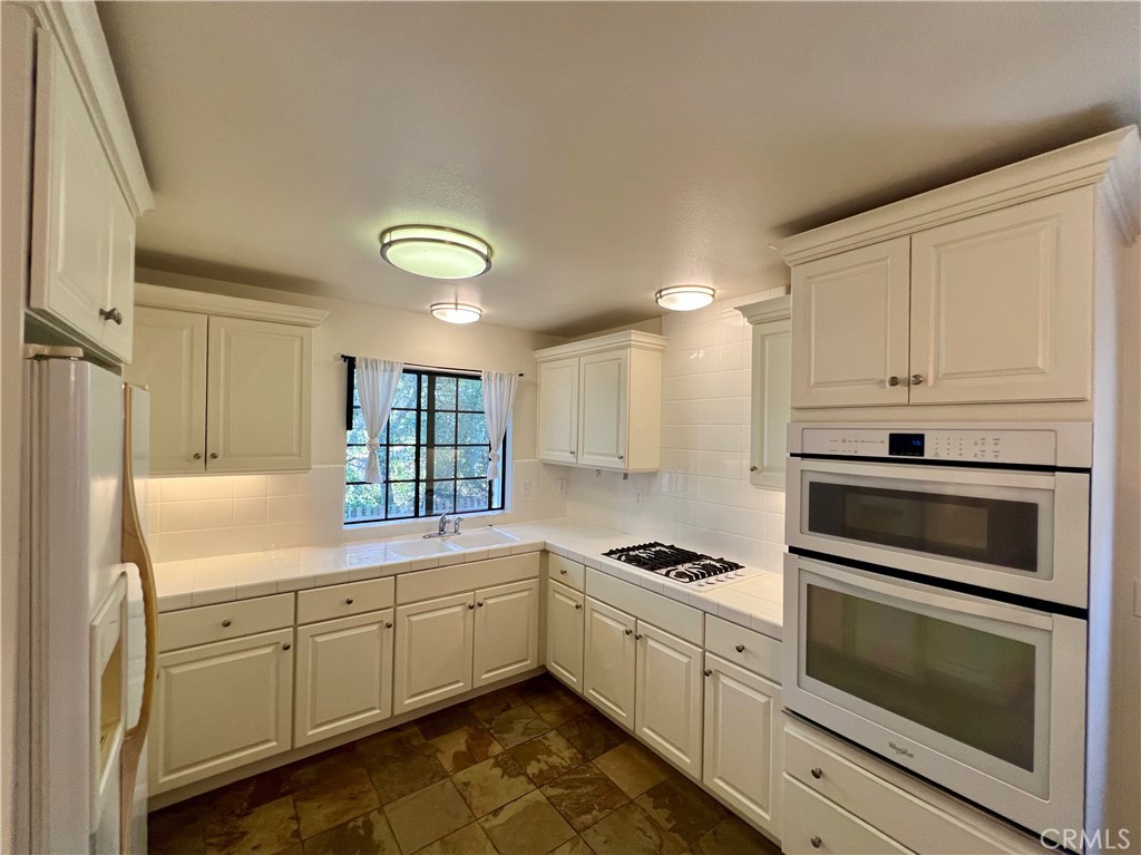 1530 Emerson Road Cambria, CA 93428 - Photo 16 of 54