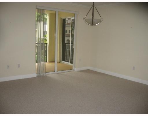 3 Renaissance Way, Unit 203 Boynton Beach, FL 33426 - Photo 5 of 8 Sala1