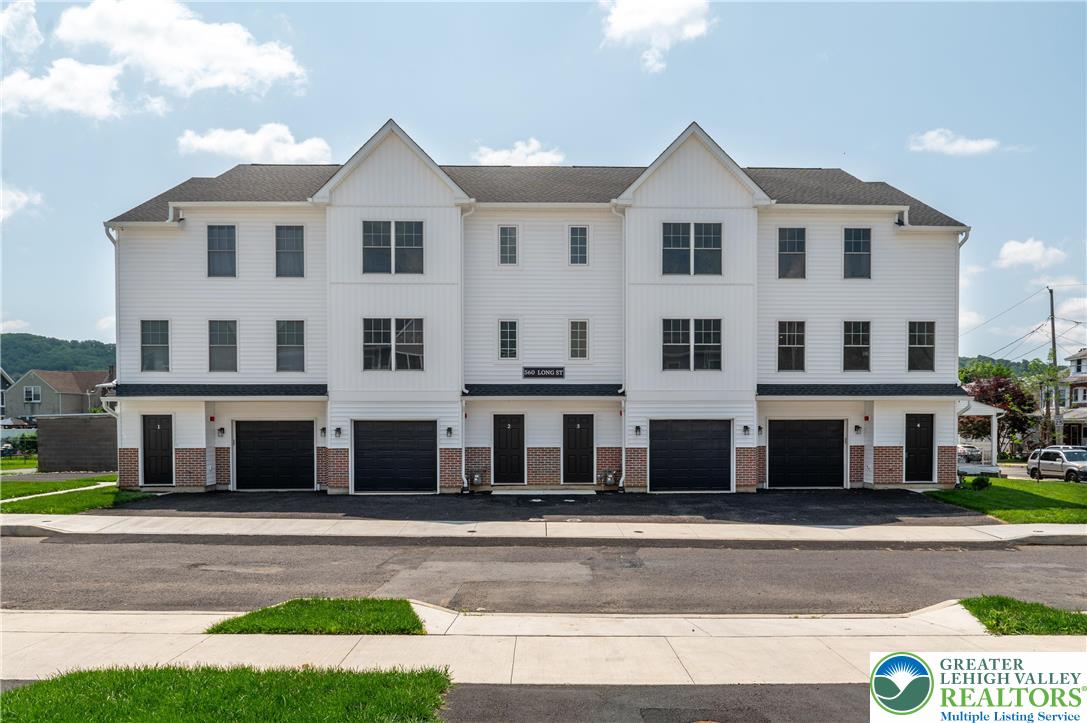 560 Long Street, Unit 2 Emmaus, PA 18049 - Photo 1 of 18