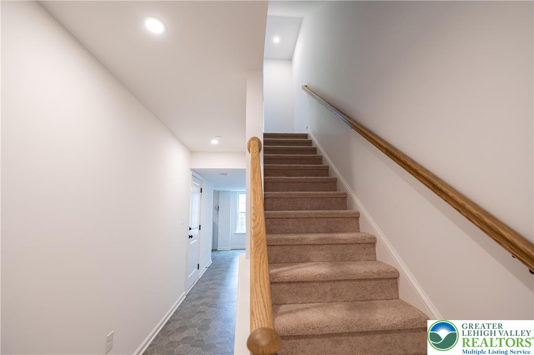 560 Long Street, Unit 2 Emmaus, PA 18049 - Photo 4 of 18