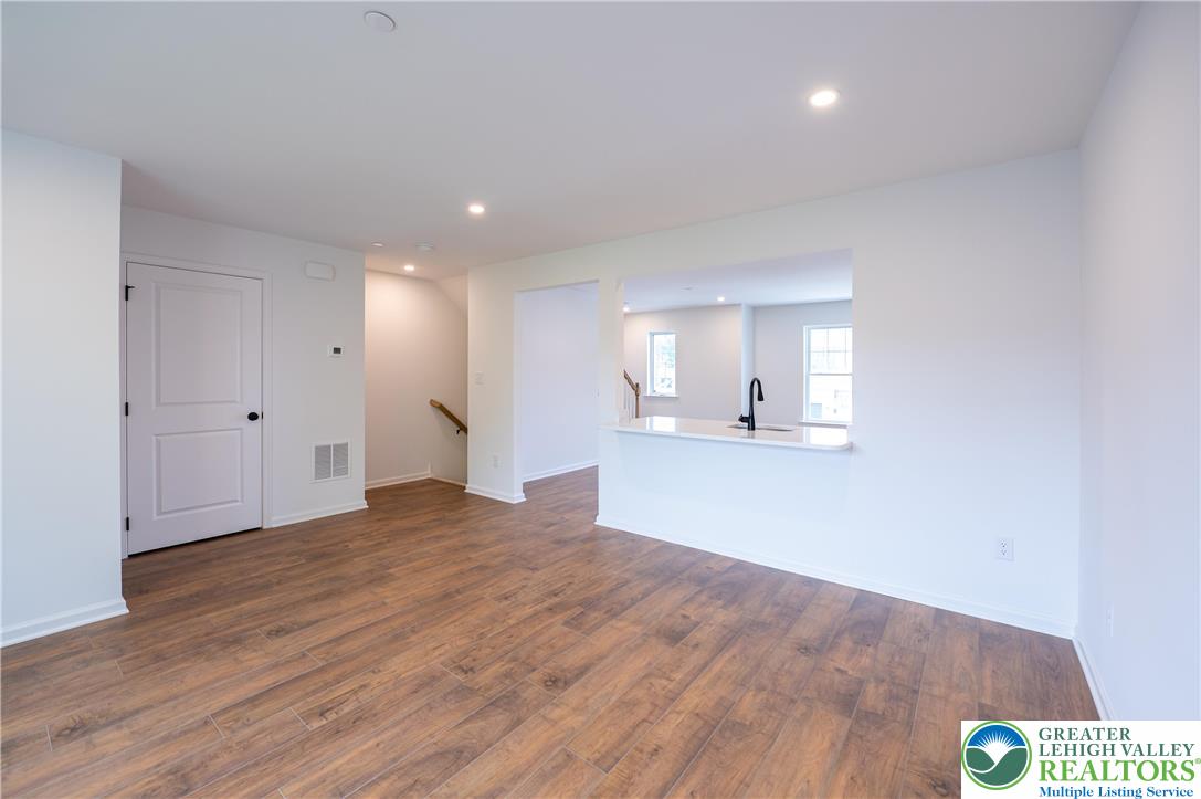 560 Long Street, Unit 2 Emmaus, PA 18049 - Photo 7 of 18