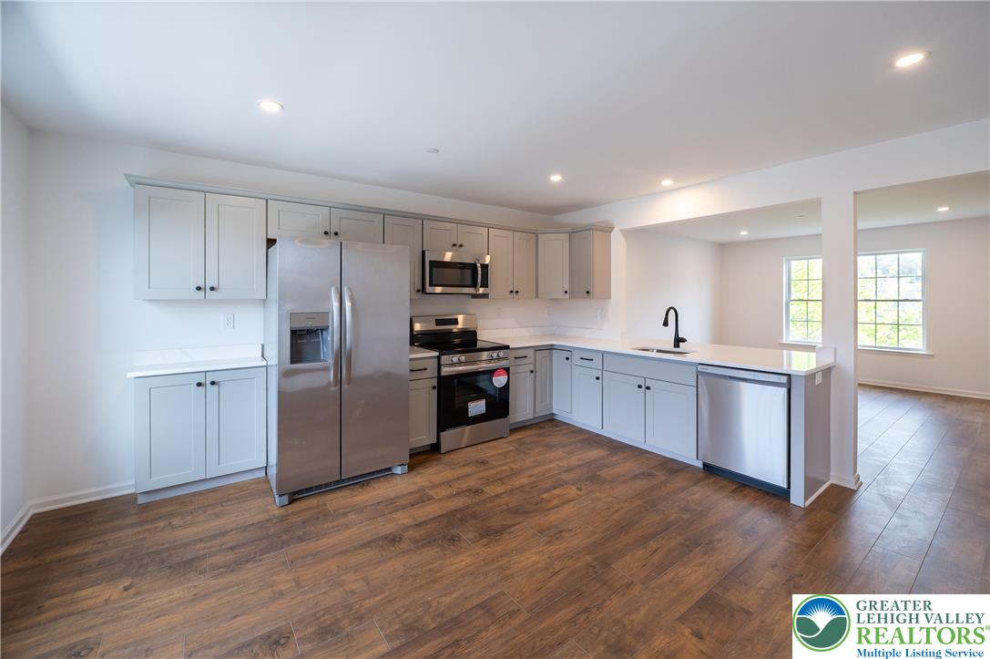 560 Long Street, Unit 2 Emmaus, PA 18049 - Photo 8 of 18