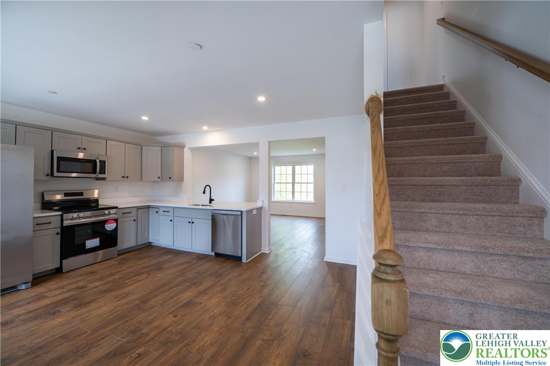 560 Long Street, Unit 2 Emmaus, PA 18049 - Photo 9 of 18