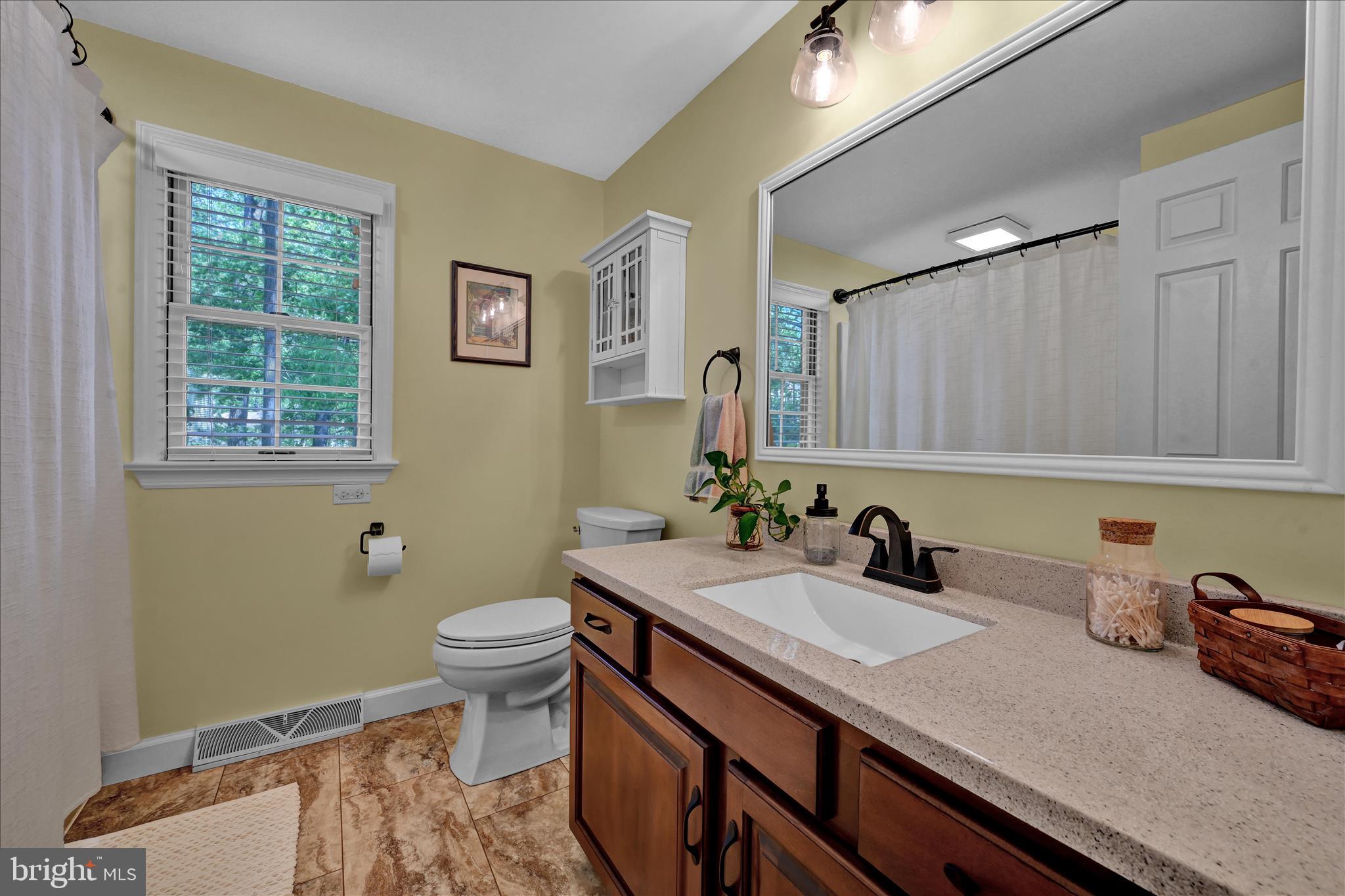 151 Ridings Way Lancaster, PA 17601 - Photo 30 of 52 Upper Level Full Bath