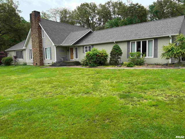 $439,900 | 13916 Leisure Lane, Benton, IL 62812