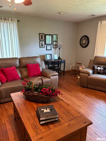 $439,900 | 13916 Leisure Lane, Benton, IL 62812