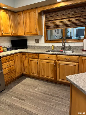 $439,900 | 13916 Leisure Lane, Benton, IL 62812