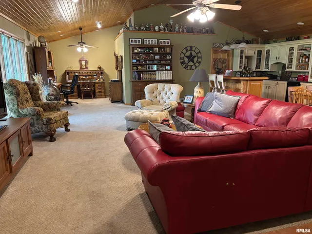 $439,900 | 13916 Leisure Lane, Benton, IL 62812