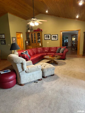 $439,900 | 13916 Leisure Lane, Benton, IL 62812