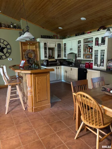 $439,900 | 13916 Leisure Lane, Benton, IL 62812