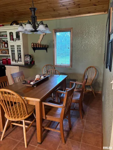 $439,900 | 13916 Leisure Lane, Benton, IL 62812