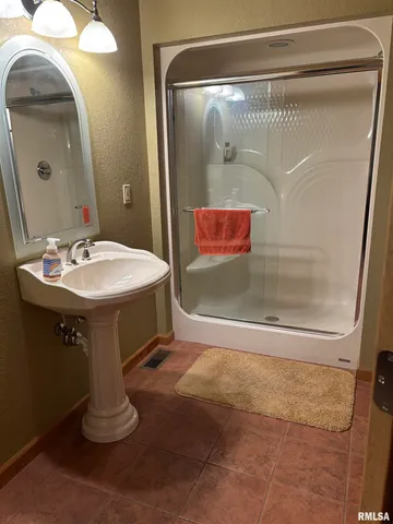 $439,900 | 13916 Leisure Lane, Benton, IL 62812