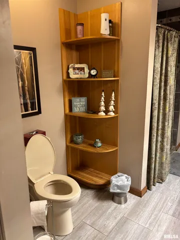 $439,900 | 13916 Leisure Lane, Benton, IL 62812