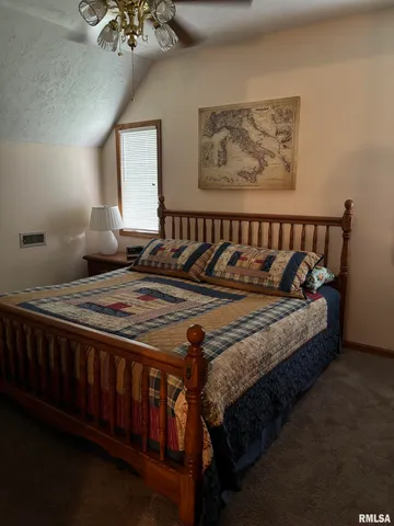 $439,900 | 13916 Leisure Lane, Benton, IL 62812