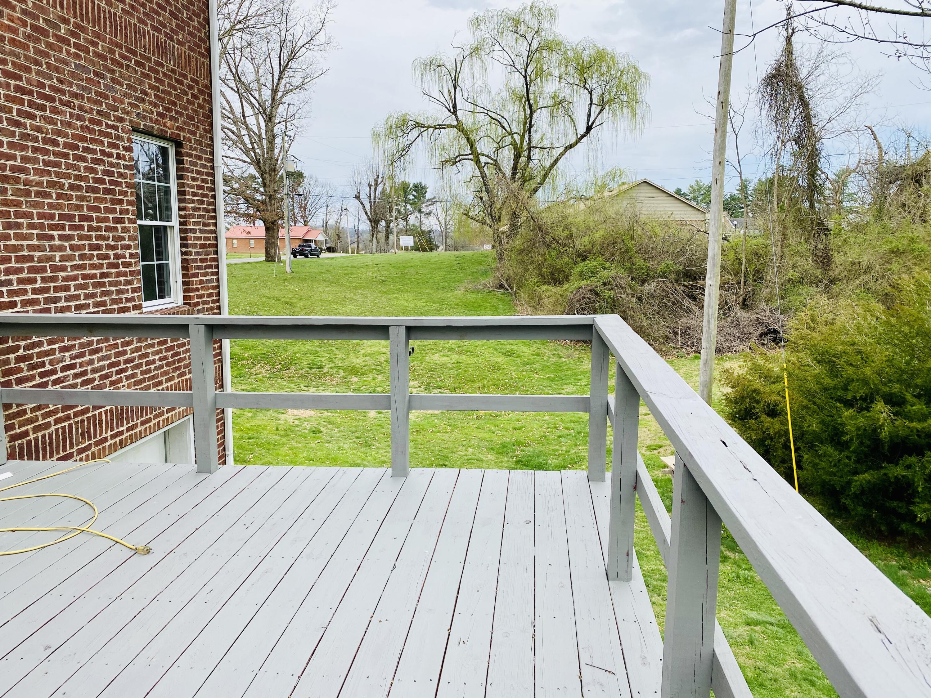 960 Buchanan Road Tazewell, TN 37879 - Photo 10 of 31 DF8F4F71-4511-4AFD-821C-948484F71C93
