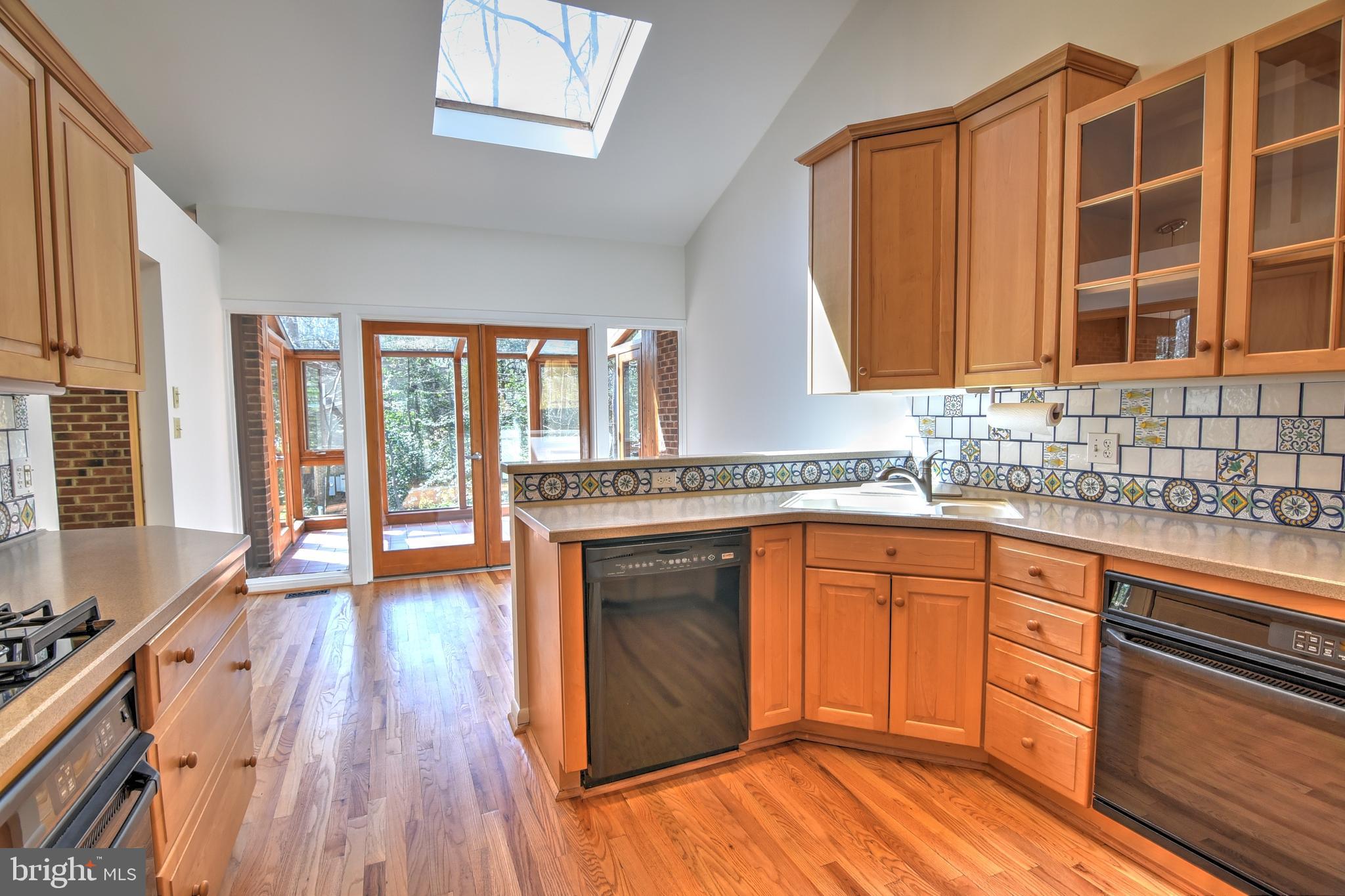 12013 Canter Lane Reston, VA 20191 - Photo 12 of 44 Kitchen