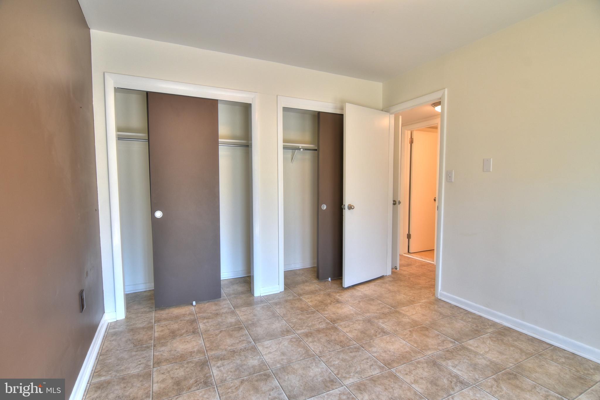 12013 Canter Lane Reston, VA 20191 - Photo 21 of 44 Middle Room