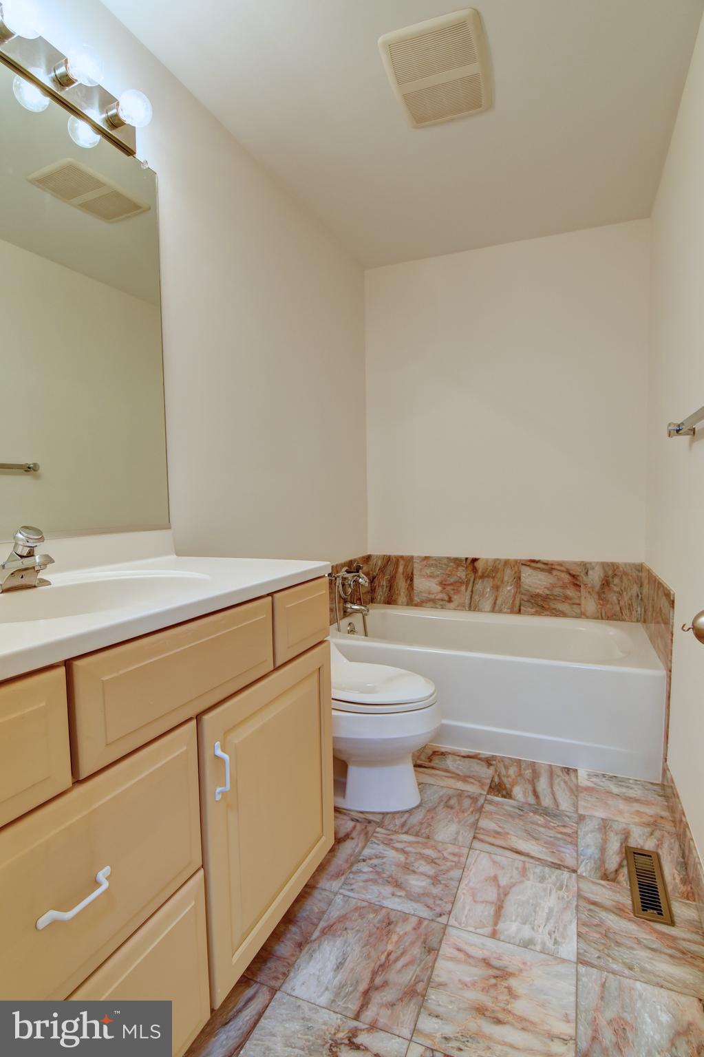 12013 Canter Lane Reston, VA 20191 - Photo 24 of 44 Upper Hall Bath