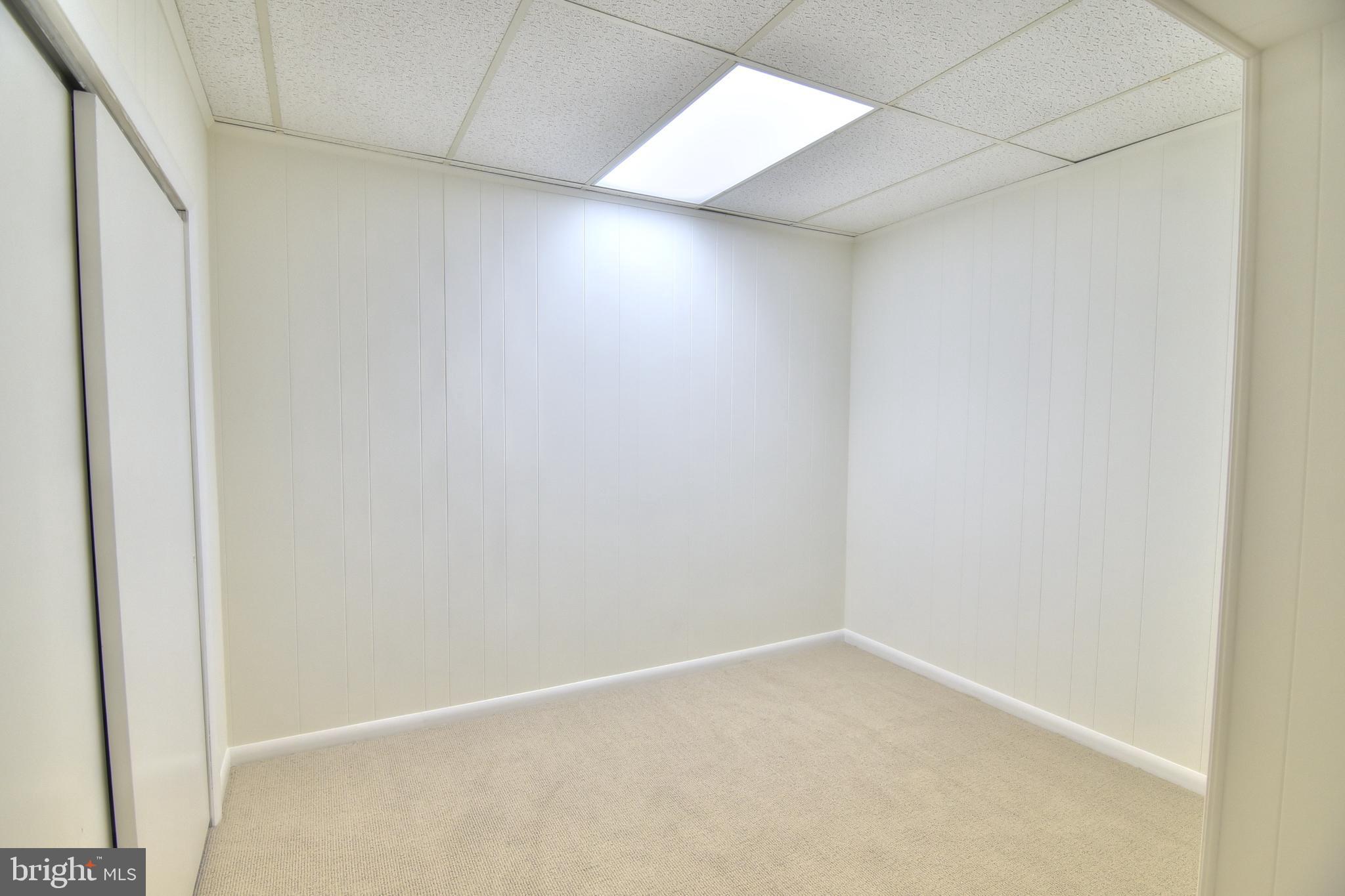 12013 Canter Lane Reston, VA 20191 - Photo 31 of 44 Den