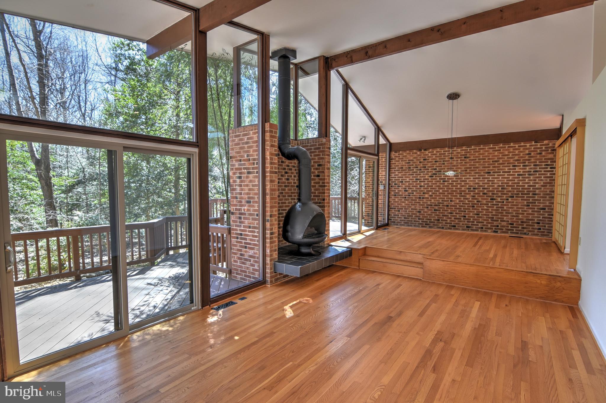 12013 Canter Lane Reston, VA 20191 - Photo 5 of 44 Living Room