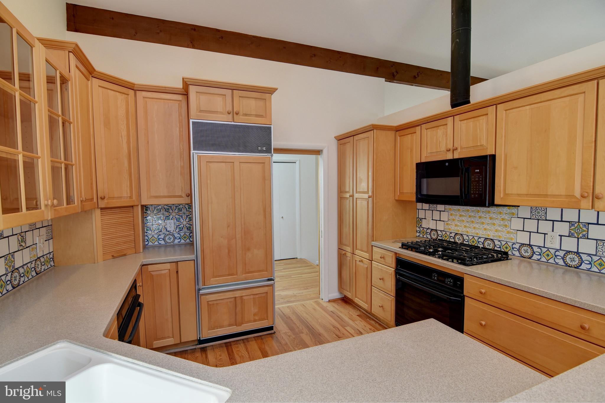 12013 Canter Lane Reston, VA 20191 - Photo 9 of 44 Kitchen