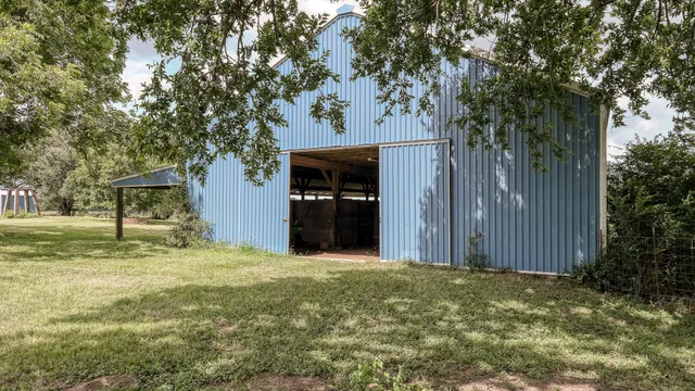 a house view with a outdoor space