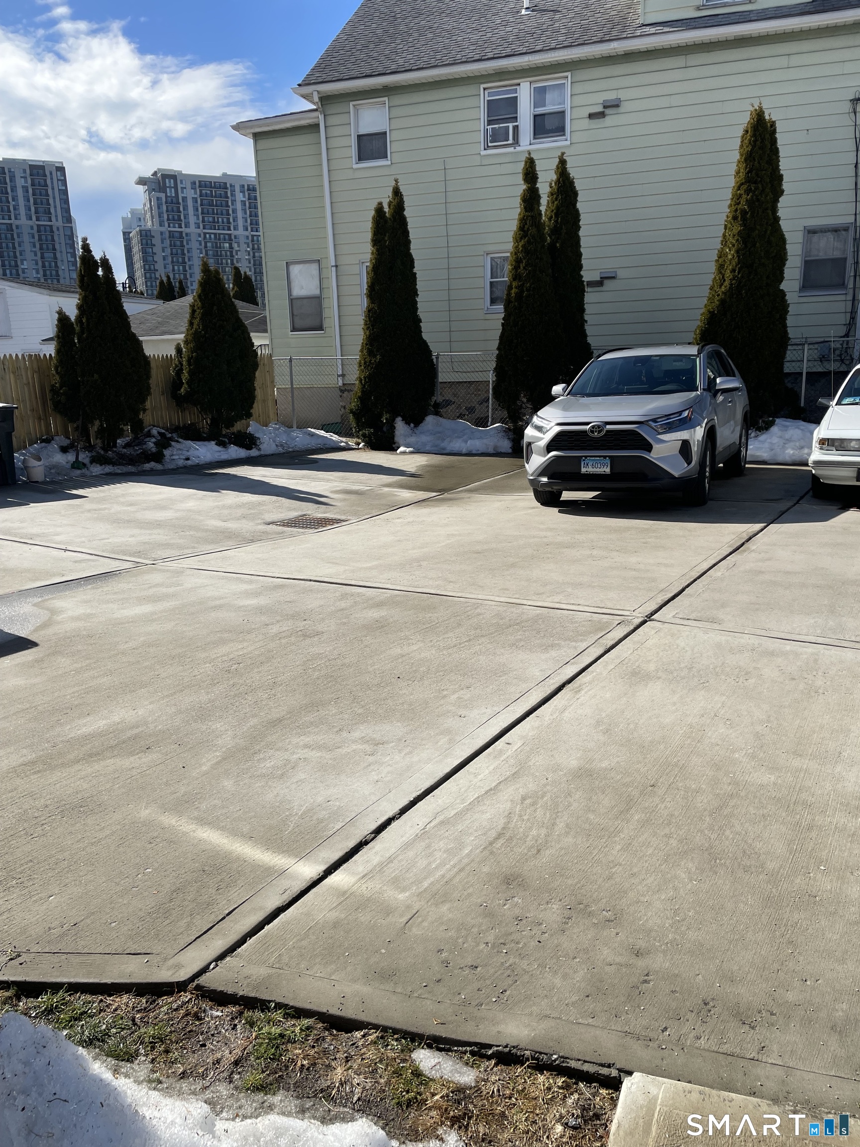 41 Elmcroft Road Stamford, CT 06902 - Photo 3 of 23