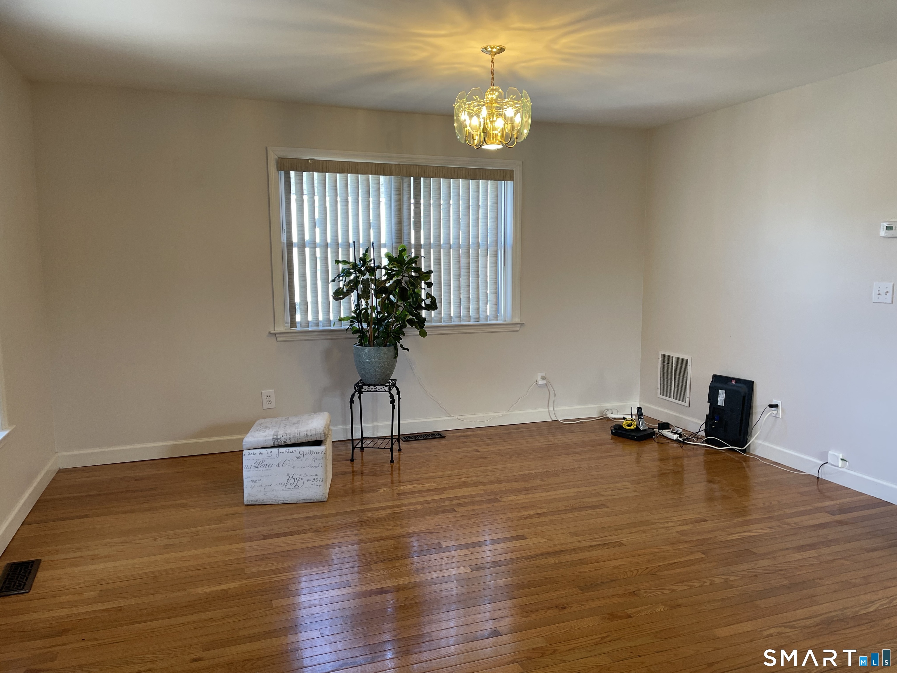 41 Elmcroft Road Stamford, CT 06902 - Photo 7 of 23