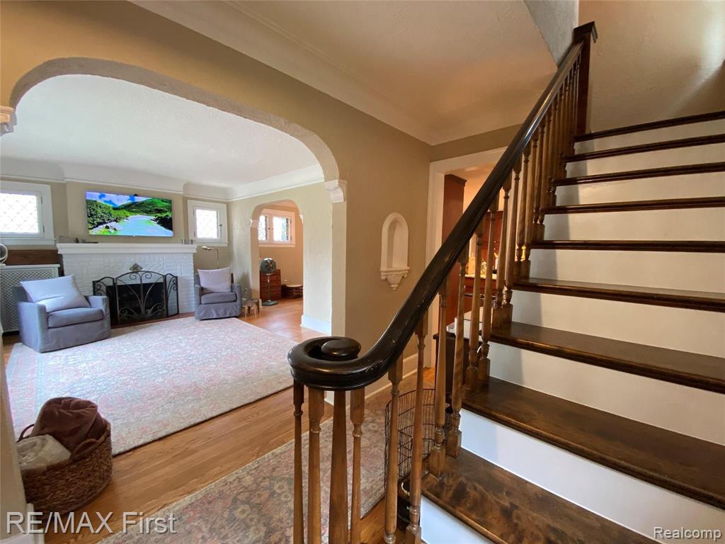 240 Fisher Road Grosse Pointe Farms, MI 48230 - Photo 2 of 54