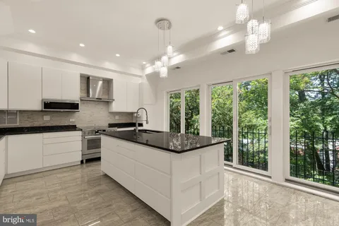 $2,825,000 | 3446 Oakwood Terrace Northwest, Washington, DC 20010