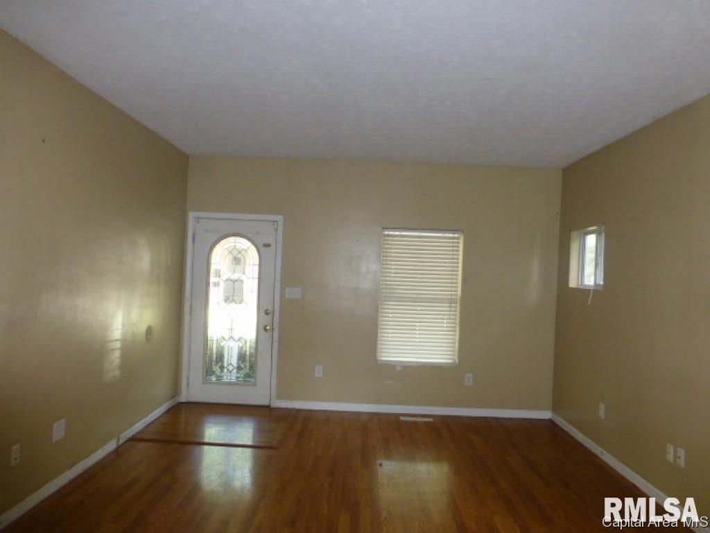 2125 Yale Boulevard Springfield, IL 62703 - Photo 2 of 12 Gallery Image 2