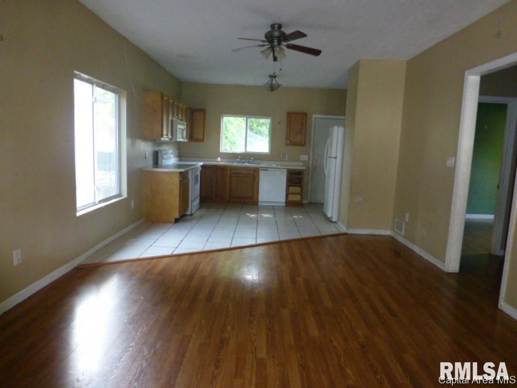 2125 Yale Boulevard Springfield, IL 62703 - Photo 3 of 12 Gallery Image 3