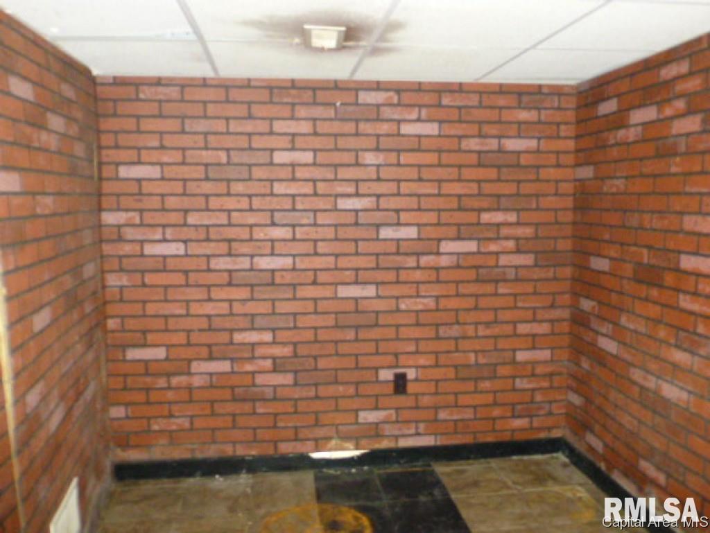 2125 Yale Boulevard Springfield, IL 62703 - Photo 9 of 12 Gallery Image 9
