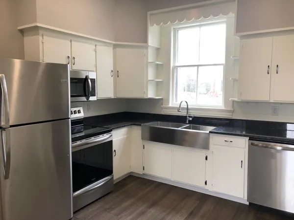 $3,400 | 46 Cushing Street, Dover, NH 03820