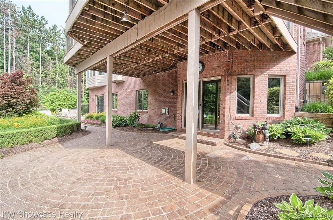5477 Boulderwood Ridge Clarkston, MI 48348 - Photo 55 of 59 Patio.jpg