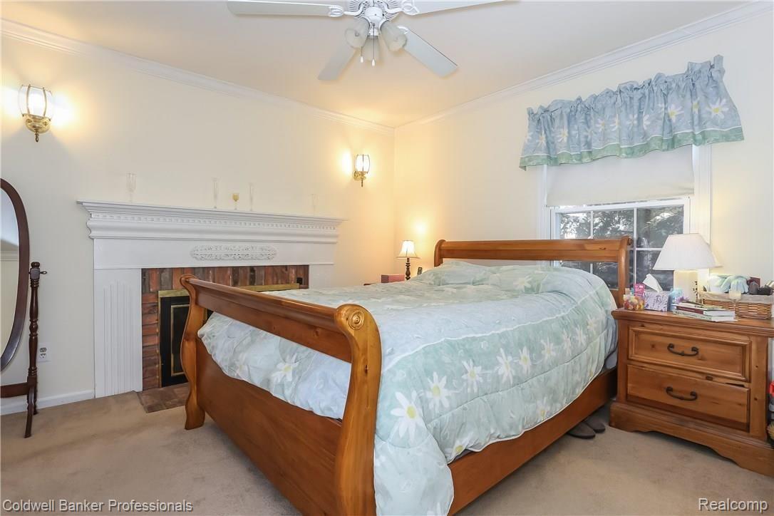 14001 Newburgh Road Livonia, MI 48150 - Photo 16 of 39 016-Master_Bedroom-5284022-large.jpg