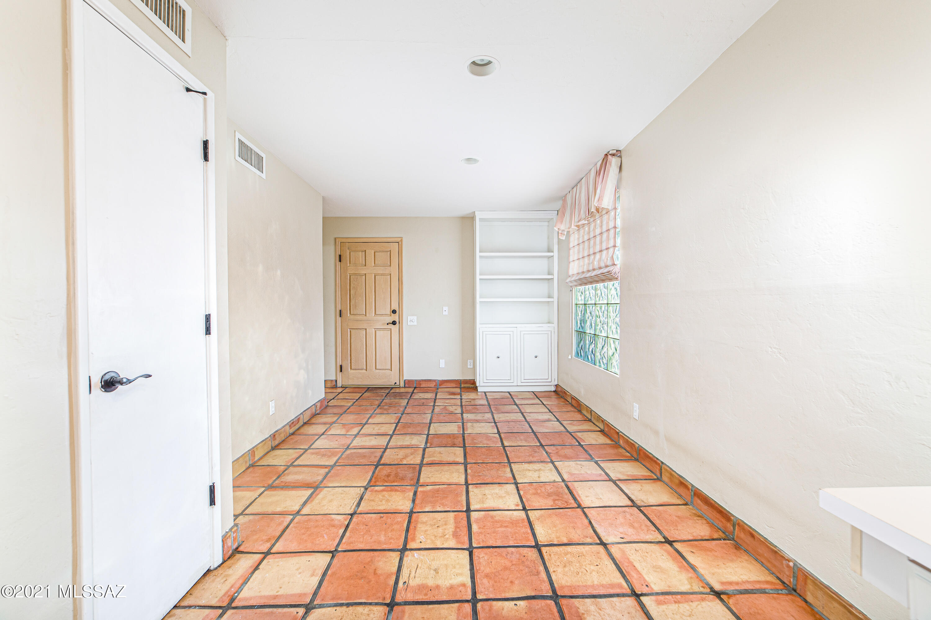 6100 North Oracle Road, Unit 17 Tucson, AZ 85704 - Photo 12 of 22 Gallery Image 12