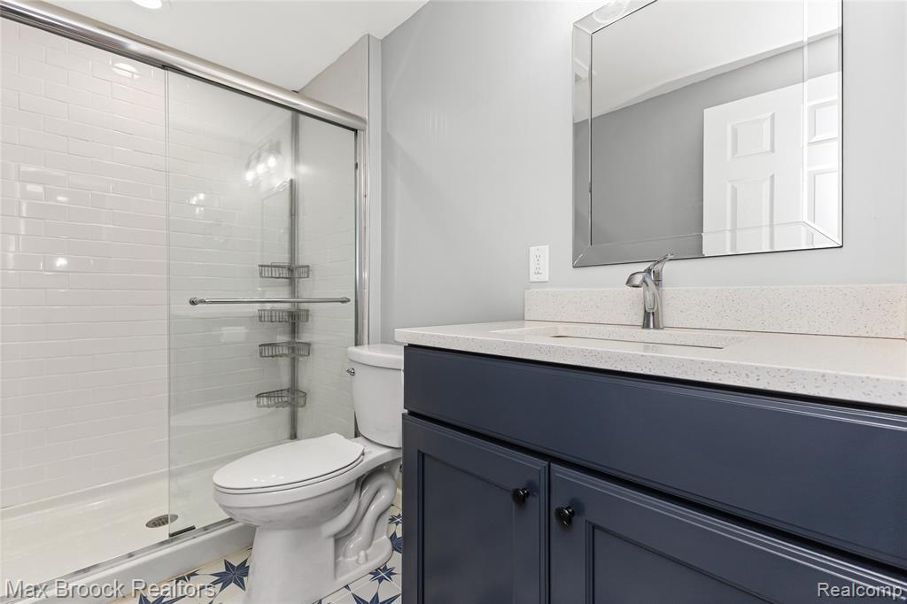 4211 Kent Road Royal Oak, MI 48073 - Photo 25 of 54