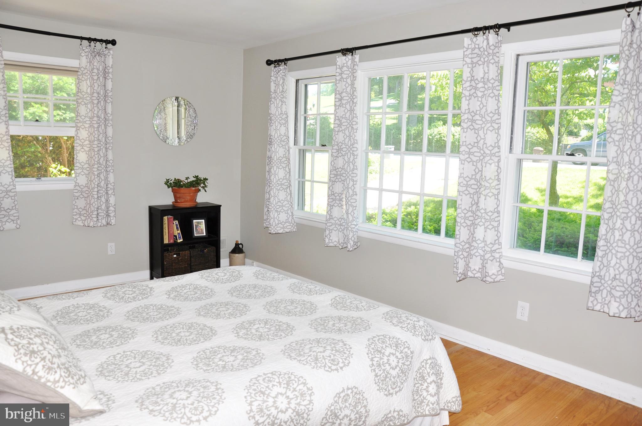6756 Glenkirk Road Baltimore, MD 21239 - Photo 4 of 83 Large first floor master bedroom with bath!