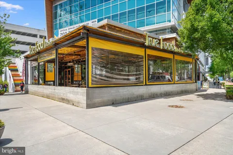 $1,195,000 | 3012 District Avenue, Fairfax, VA 22031