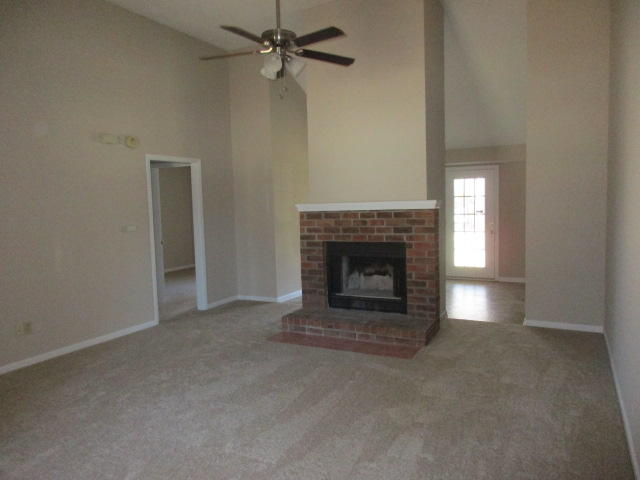 618 Oxford Road Ladson, SC 29456 - Photo 2 of 10 016