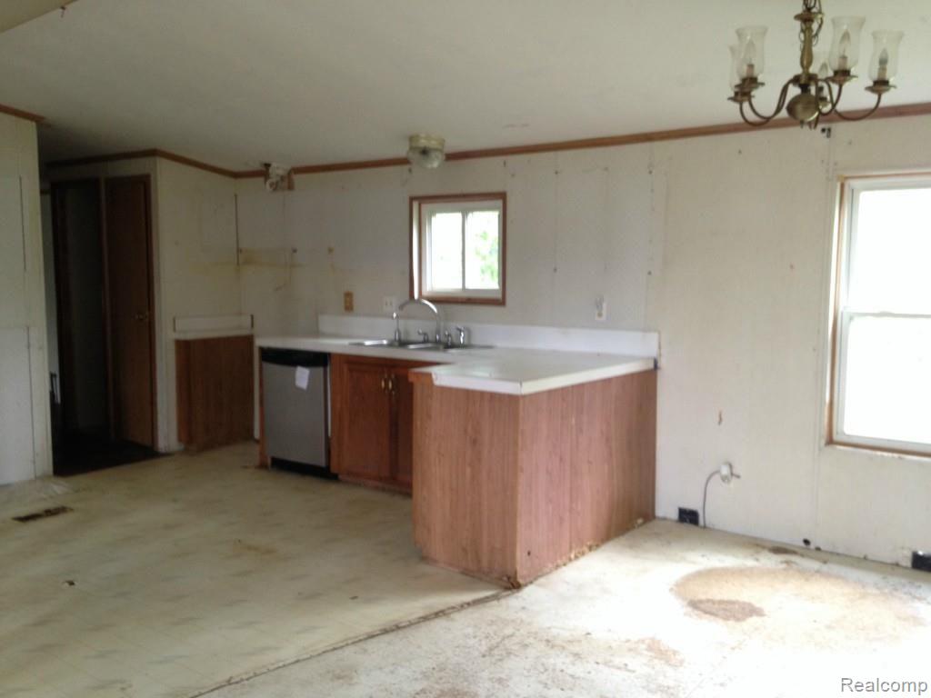 6540 East Washington Road Carsonville, MI 48419 - Photo 3 of 17 IMG_5002.jpg