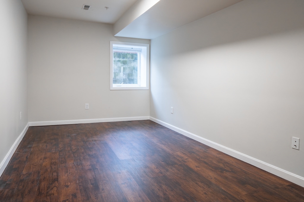 45 Chelsea Street, Unit 1 Boston, MA 02129 - Photo 15 of 17