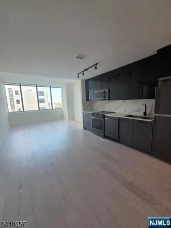 $2,450 | 258 South Harrison Street, East Orange, NJ 07018