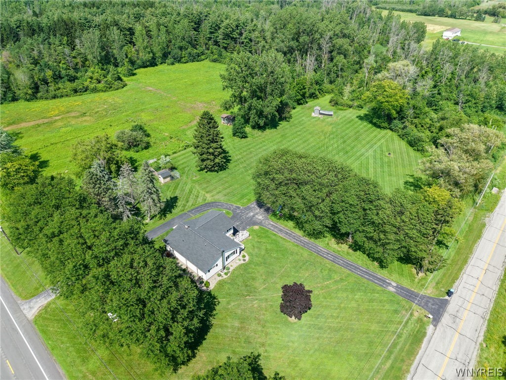 1359 Roberts Road Alabama, NY 14013 - Photo 6 of 33