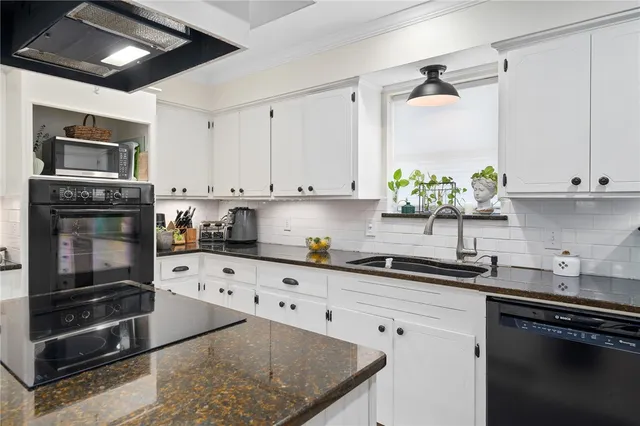 $519,900 | 53 Camden Place, Corpus Christi, TX 78412