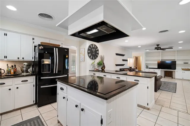 $519,900 | 53 Camden Place, Corpus Christi, TX 78412