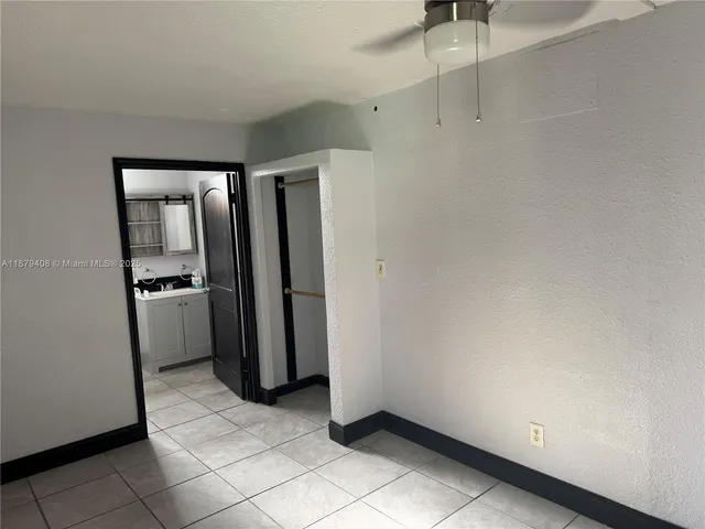 $1,900 | 2435 North Dixie Highway, Unit A2, Wilton Manors, FL 33305