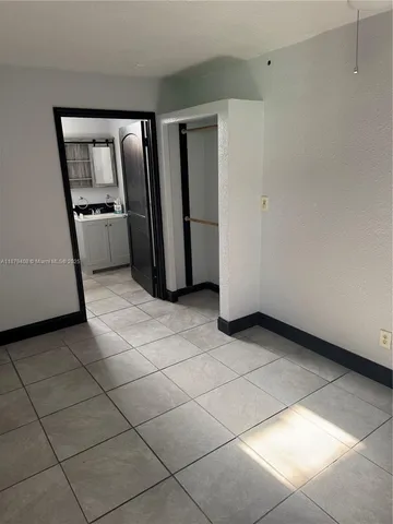 $1,900 | 2435 North Dixie Highway, Unit A2, Wilton Manors, FL 33305