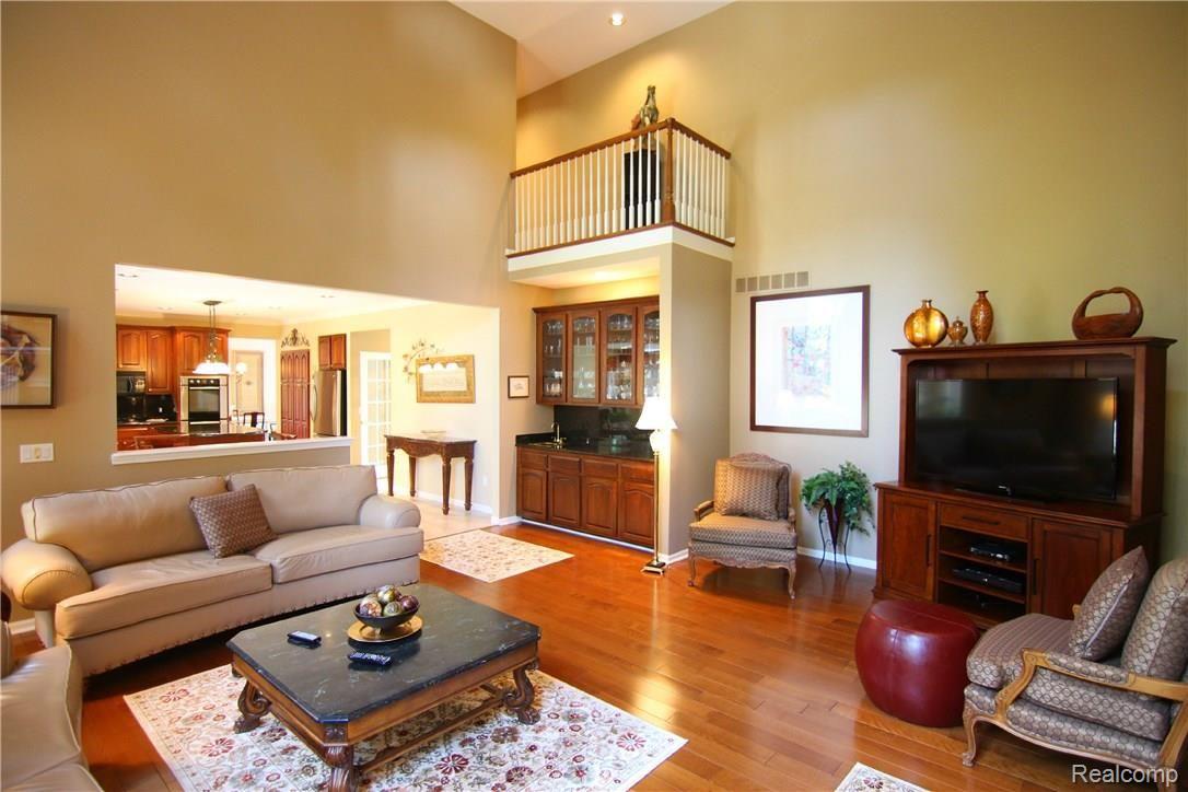 3178 Hedgewood Lane Rochester, MI 48309 - Photo 16 of 40 Hedgewood Ln Great Room 2.jpg
